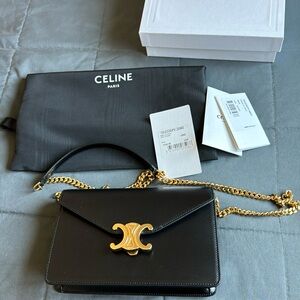Used twice Celine Triomphe wallet on chain